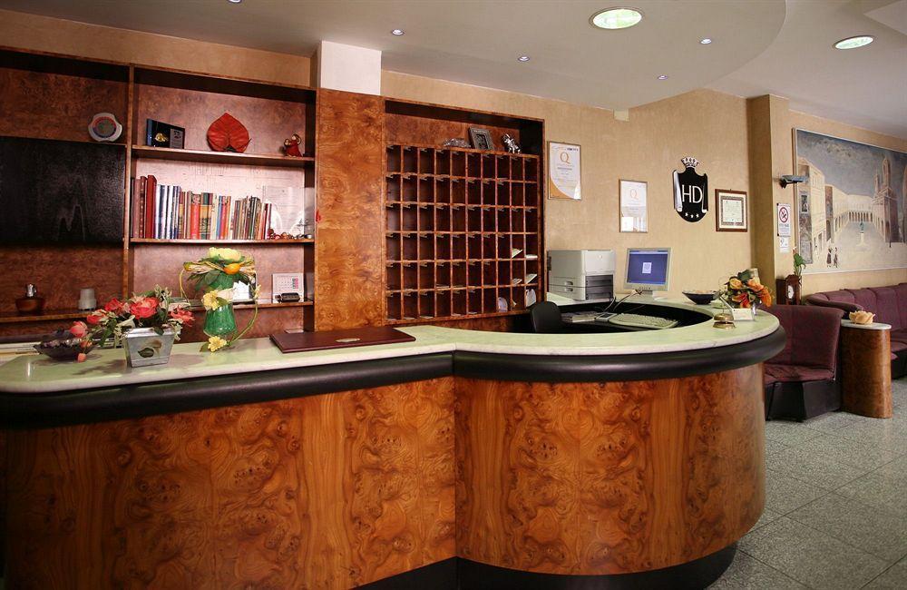 Hotel I Duchi カメリーノ エクステリア 写真